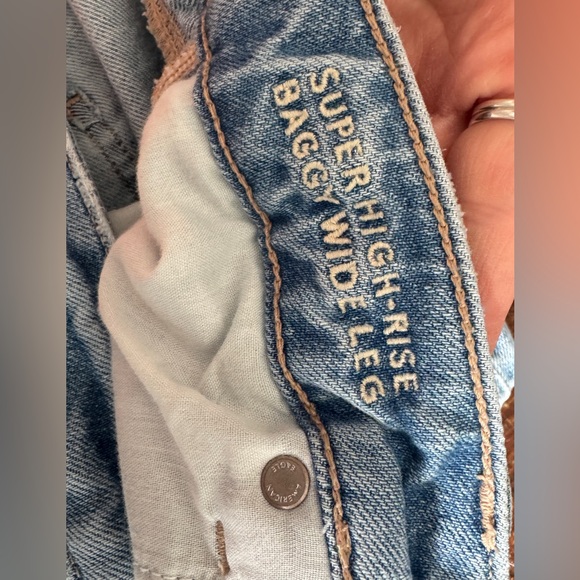 American Eagle Outfitters Light Wash Straight-Leg Jeans with Blue Floral Patches - Picture 4 of 6